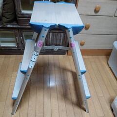 決まりました　脚立