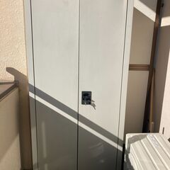 【中古】野外設置の簡易物置