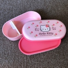 156.ハローキティ　2段弁当箱の画像