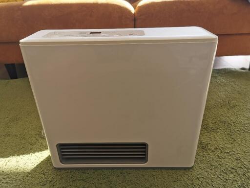 ★2/14値下【美品】新品3mホース付 ガスファンヒーター