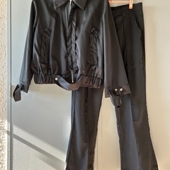 黒のセットアップ 差し上げます。