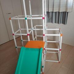 白いわんぱくジム