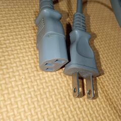 電源コード　100vコンセント電源コード　パソコンや周辺機器とコンセントを接続の画像