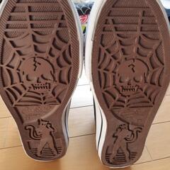 クリームソーダ　スニーカー　デニムジャケットの画像