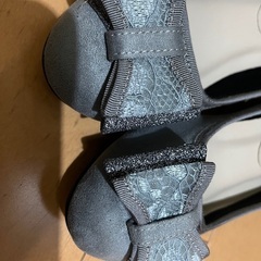 リボンパンプスの画像