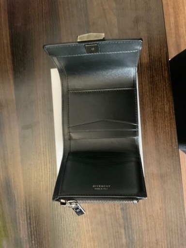 ジバンシー　財布