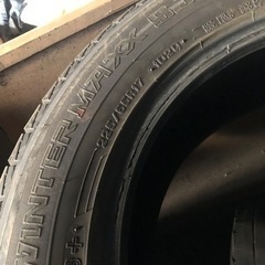 （最終値下げ‼️）2021年製225/65R17 DUNLOP WINTERMAX 中古タイヤ6部山2本のみの画像