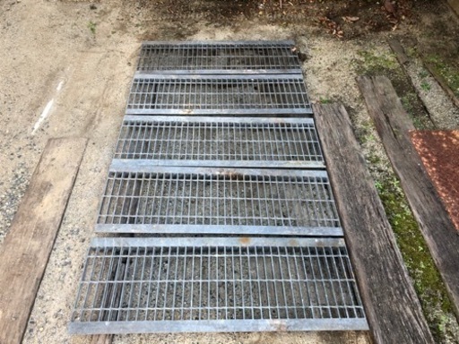 取り引き終了（中古）グレーチング5枚