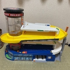 ダブルアクション　トミカビル　　トミカセット
