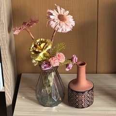 花瓶、造花