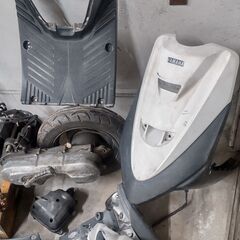 ヤマハ 3YK ｽｰﾊﾟｰｼﾞｮｸﾞZR 赤ファンエンジン その他パーツの画像