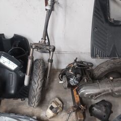 ヤマハ 3YK ｽｰﾊﾟｰｼﾞｮｸﾞZR 赤ファンエンジン その他パーツの画像