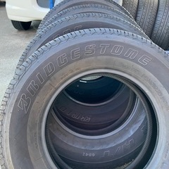 ジムニーシェラ純正タイヤの画像