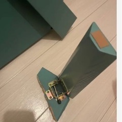 子供 コンパクト 幅75cm モスグリーン　ローテブル　折り畳みテーブル　脚が１本折れていますの画像