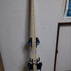 スキー板とブーツウェアまとめての画像