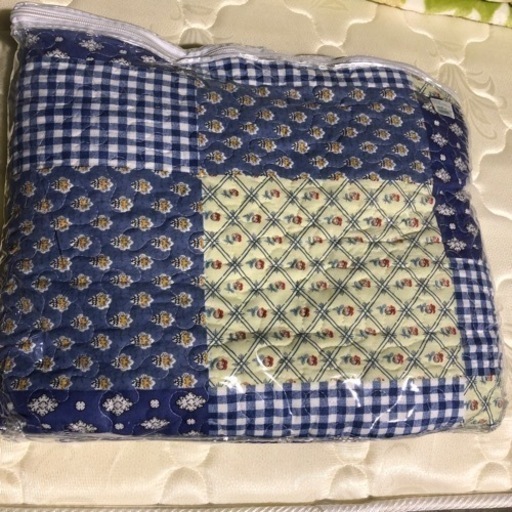未使用 キルトマット 70×210cm カーペット ラグ
