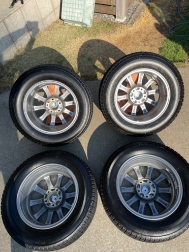ブリヂストンスタッドレス215/65r16 VRX2  アルファードヴェルファイア