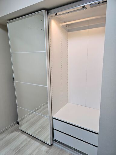 【極上品・IKEA】 高級ガラス扉仕様PAX/AULI・ワードローブ　LED付（システム収納クローゼット）＜10万円相当＞ #16