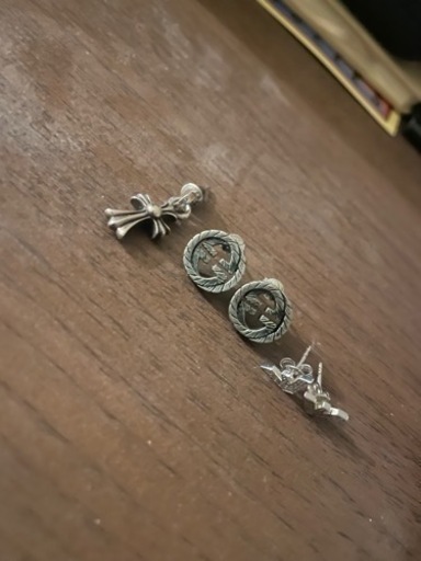 クロムハーツ　GUCCI  アルマーニ