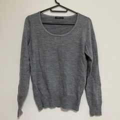 グレー　シンプル　ニット