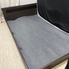 【成立済】ダブルベッド フレーム マットレスの画像