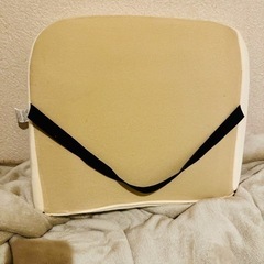 背もたれクッション　カー用品の画像