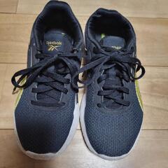 Reebokスニーカー
