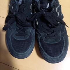 new balance  ニューバランス　スニーカー　ファッション　女　安い　黒　仕事　スポーツ　レディース 　23センチ の画像