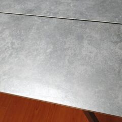 【ダイニングテーブルとイス4脚セット】の画像