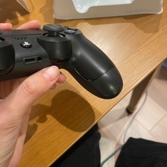 【1/8まで/最終値下げ】ps4 純正コントローラー (傷あり)の画像