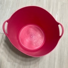 ピンクバケツ直径45センチくらい