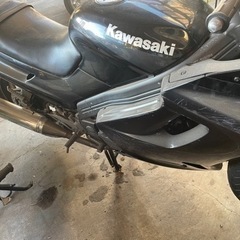 1/8まで　KAWASAKI ZZR250 現状渡し要レストア　軒下保管　書類あり　キー紛失の画像