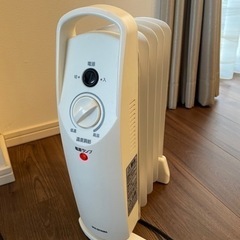 足下用ミニオイルヒーター(アイリスオーヤマ製)