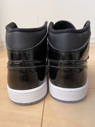 【新品】ナイキ　エアジョーダン1MID SE (DV1308-004）