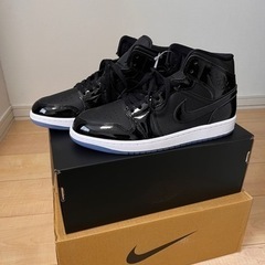 【新品】ナイキ　エアジョーダン1MID SE (DV1308-004）