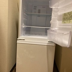 【譲渡先決定しました】 SHARP 冷蔵庫　137L 【SJ-D14FJ-W】の画像