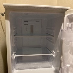 【譲渡先決定しました】 SHARP 冷蔵庫　137L 【SJ-D14FJ-W】の画像