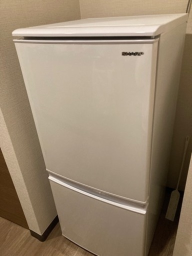 【譲渡先決定しました】 SHARP 冷蔵庫　137L 【SJ-D14FJ-W】