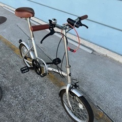 折りたたみ自転車の画像