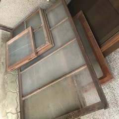すりガラス　戸
