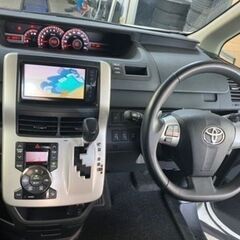ヴォクシーZS煌　4WD　H23年　7人乗　ワンオーナー　両側電動スライドドア　ナビ　TV　バックカメラ　ETC　フリップダウンリアモニター　キャプテン回転シートの画像