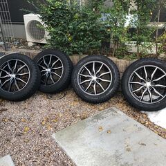 スタットレスタイヤ４本セット（ホイール付）バリ山　ハリアーなど