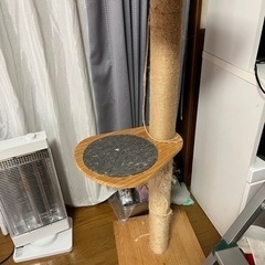 キャットタワー中古の画像