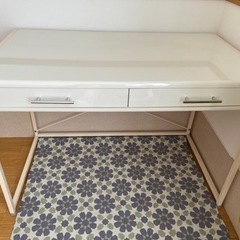 白い机　中古の画像