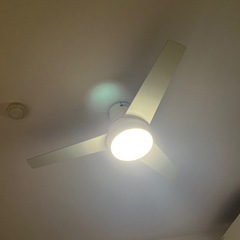 シーリングライトファン　2way ホワイト　木目　冷暖房効率アップ　動作問題なしの画像