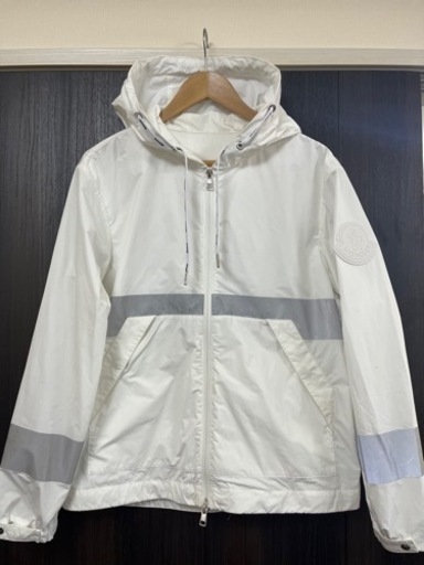 MONCLERマウンテンパーカー