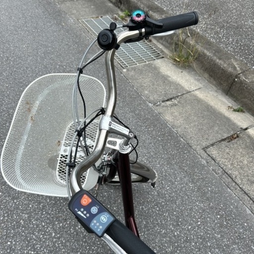電動アシスト三輪自転車　ノーパンクタイヤ