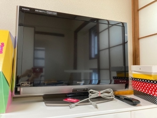 ブルーレイ内蔵型テレビ32インチ　AQUOS　SHARP LCｰ32DX3