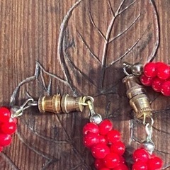 赤珊瑚と淡水真珠のツイスト3連ネックレス2本組それぞれ60センチの画像