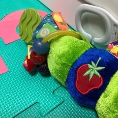 はらぺこあおむし　ぬいぐるみ　かしゃかしゃ音がでます　電池ではありませんの画像